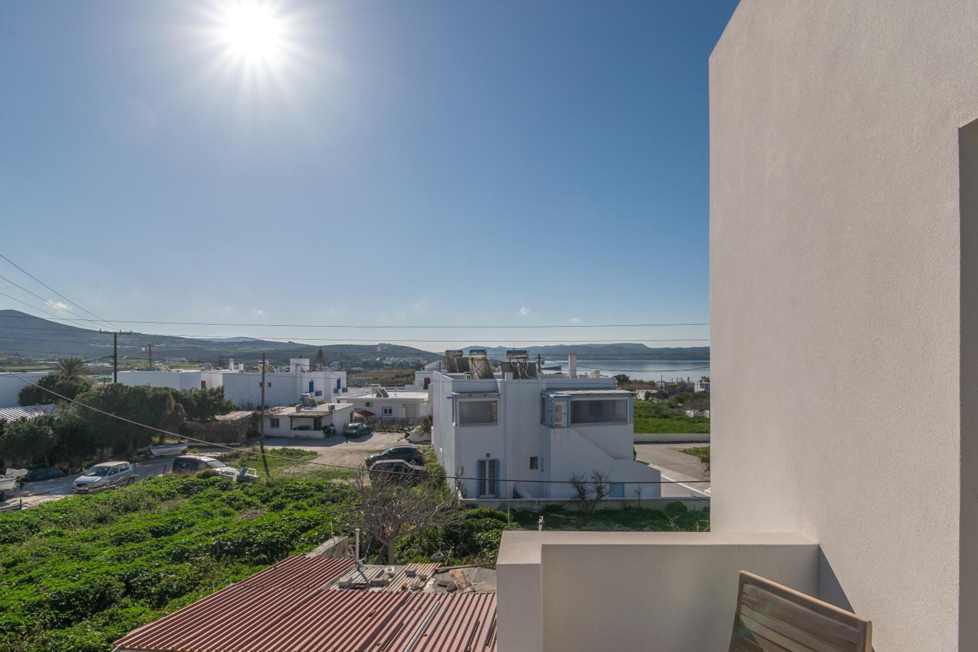 Afroessa Milos Adamantas  Buitenkant foto