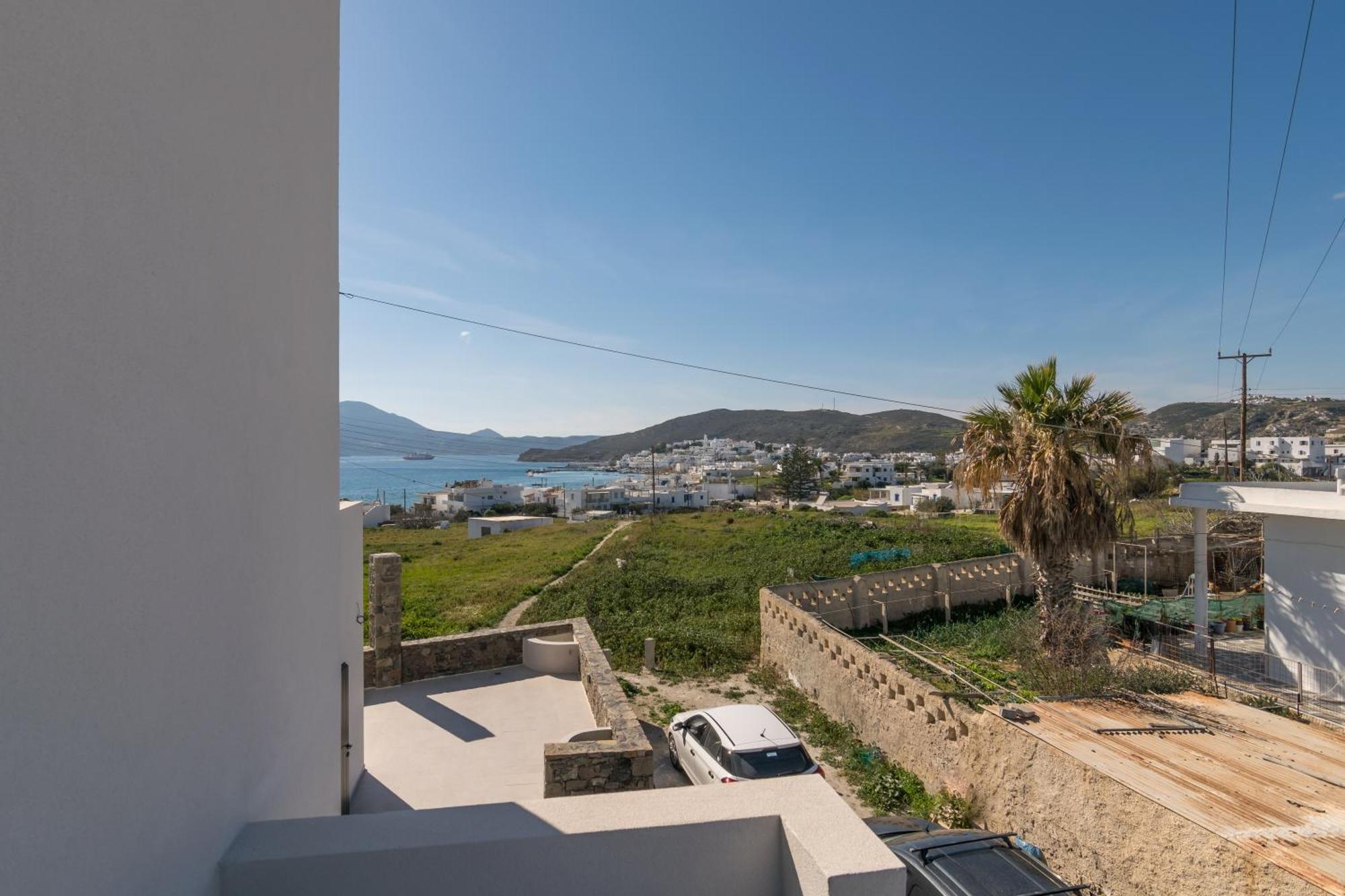 Afroessa Milos Adamantas  Buitenkant foto